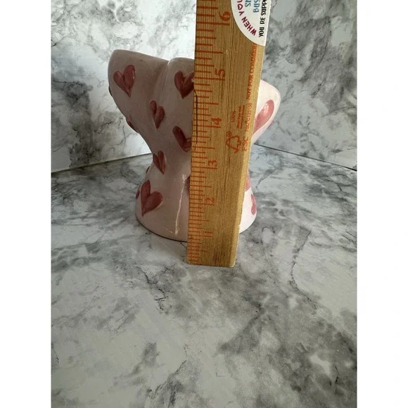 petal & Pearl Elevate Ceramic Cat Feather Pink Embossed Hearts - Picture 3 of 9